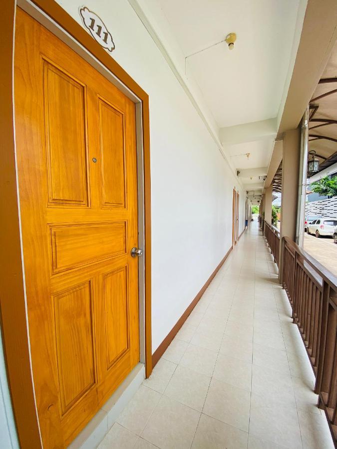 Metha Palace Sakon Nakhon Luaran gambar