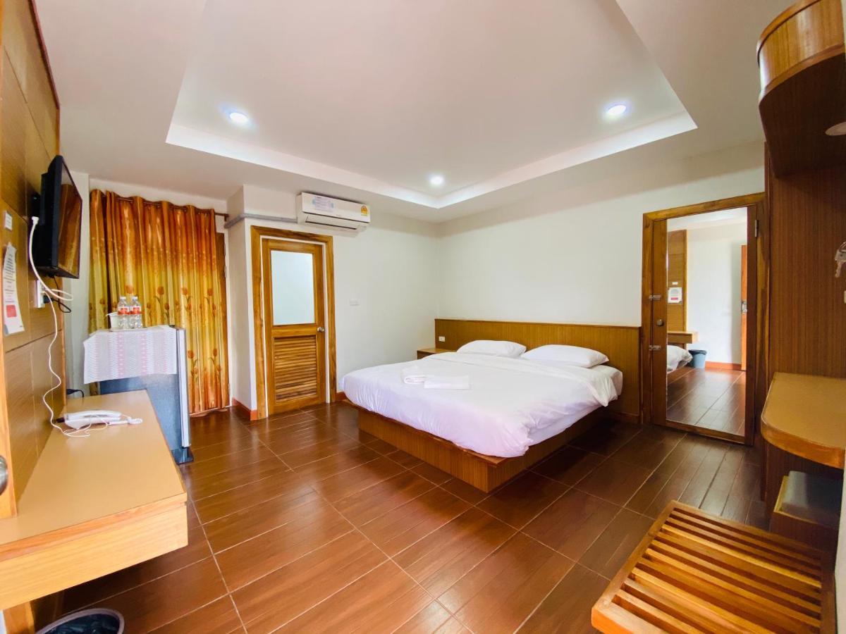 Metha Palace Sakon Nakhon Luaran gambar
