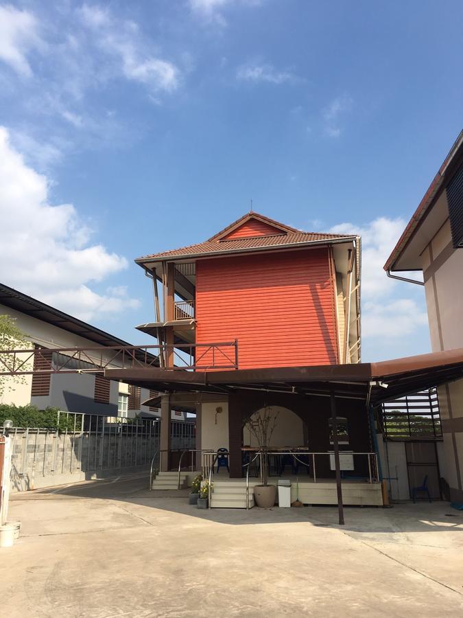 Metha Palace Sakon Nakhon Luaran gambar